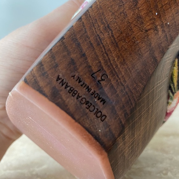 Brand New Dolce & Gabbana Floral Platform Heels - Picture 7 of 8